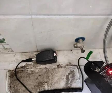 南京市屋顶漏水维修公司分享下卫生间漏水的危害及解决方法